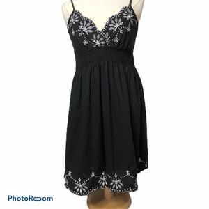 Size Large Black/whit Sundress w/adjustable straps